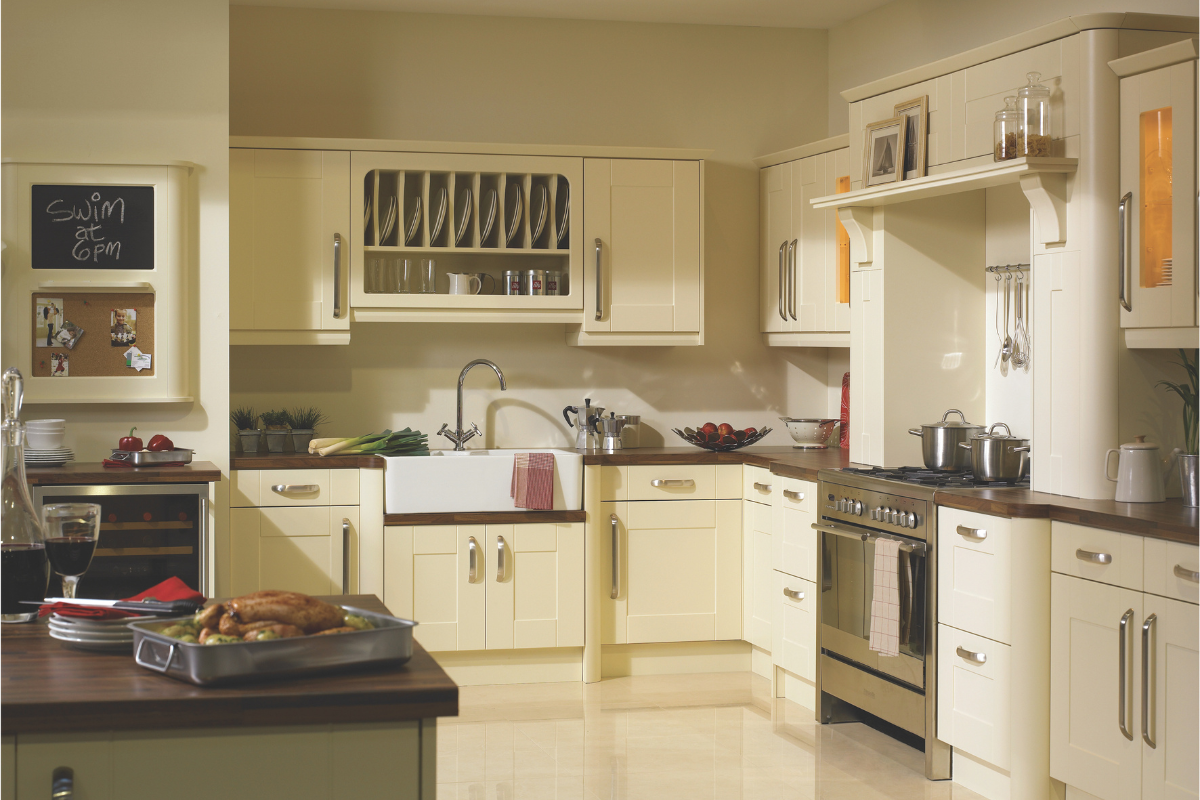 Bella Warwick kitchen door in Vanilla finish