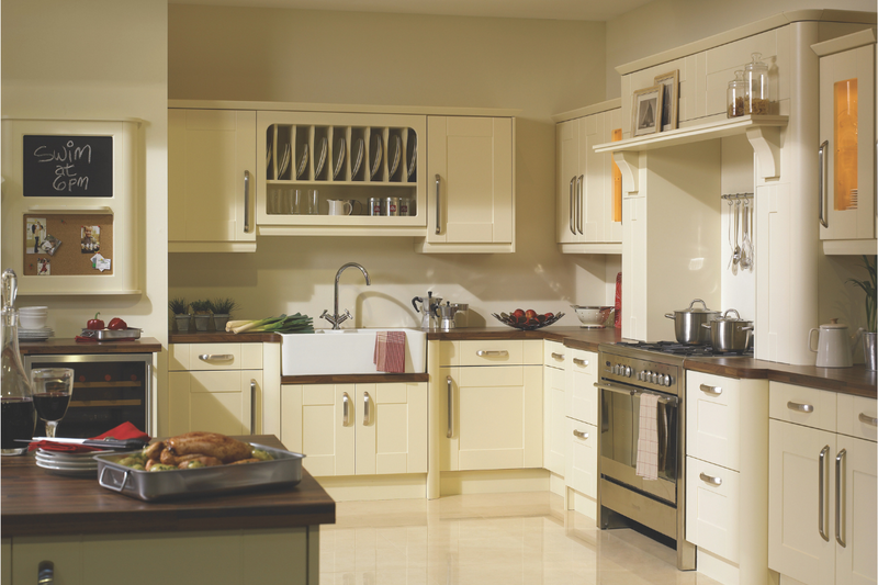 Bella Warwick kitchen door in Vanilla finish